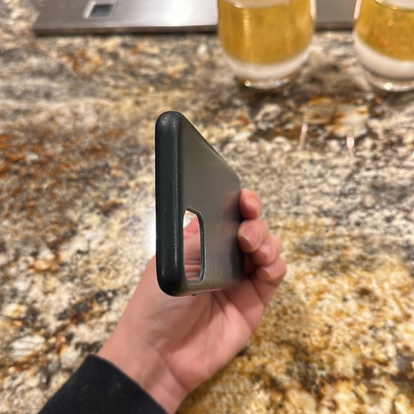 Dark green leather iPhone 11 Pro case! - Picture 4 of 5